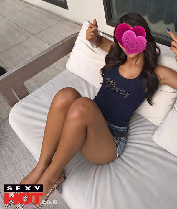 בחורות מקצועיות -רעננה