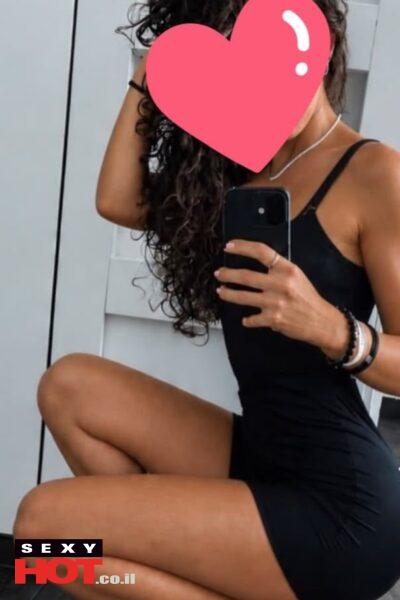 בכפר סבא – בחורה מענגת - דירות דיסקרטיות בכפר סבא