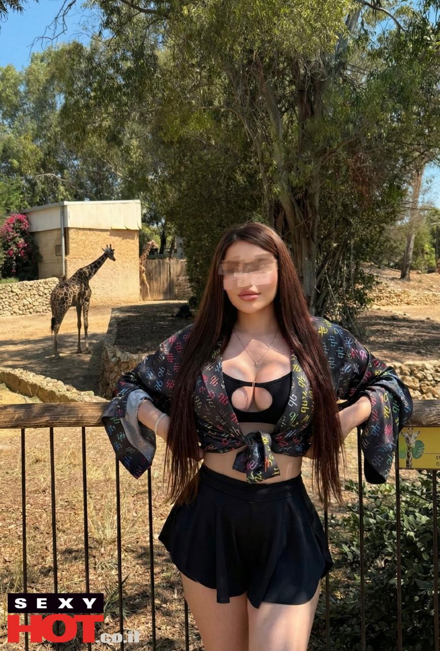 תיירת חדשה בישראל בתל אביב